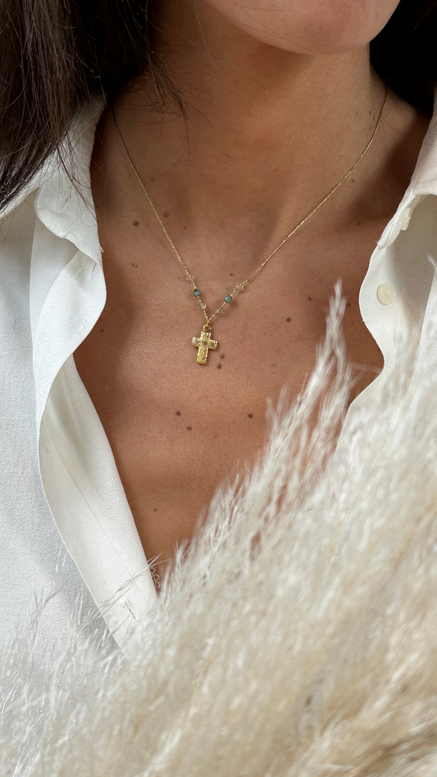 Collier Croix Relief