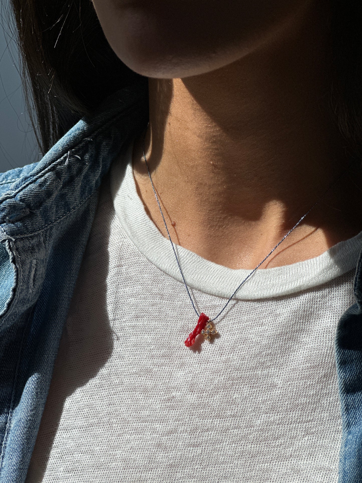 Collier Corail et Croix Bleu