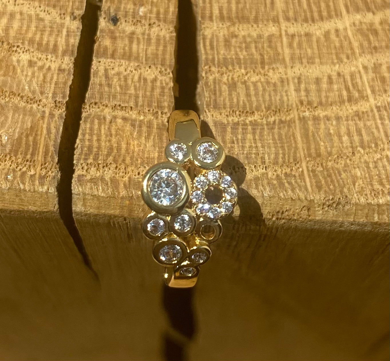 Créoles fleurs dorées brillantes