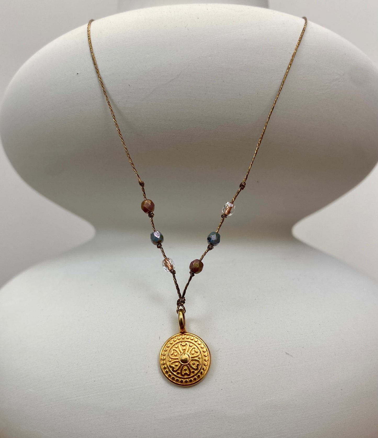 Collier Médaille Ethnique Ronde