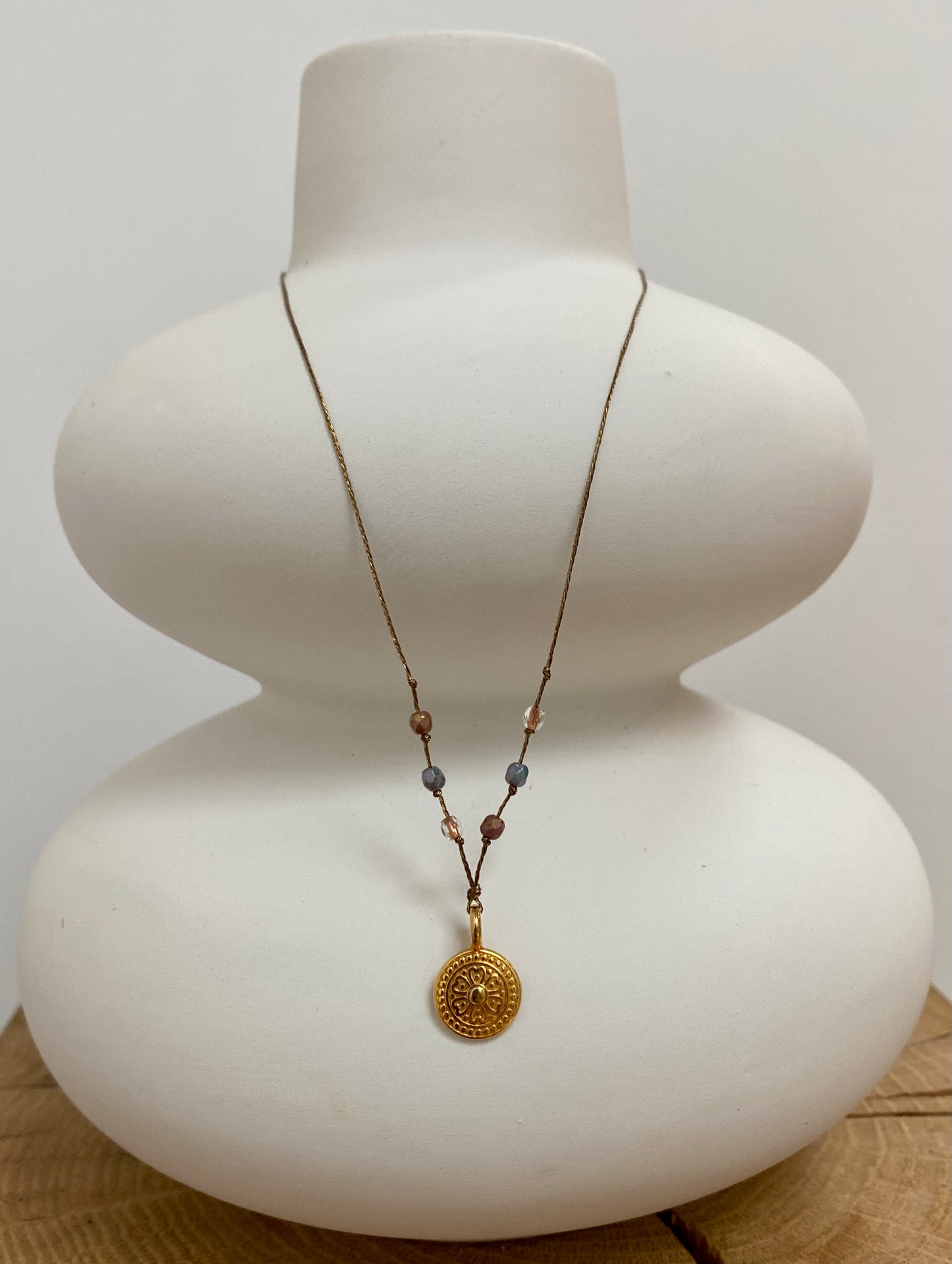 Collier Médaille Ethnique Ronde